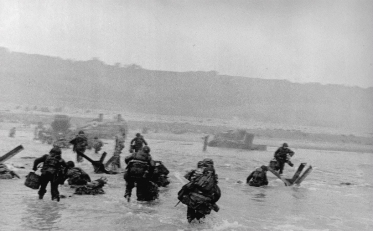 Robert Capa - Normandiya Çıkarması fotoğraf