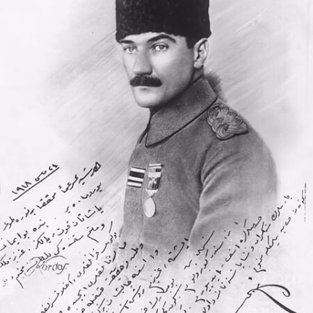 24 Mayis 1918de Rusen Esref Unaydına imzaladigi fotografi