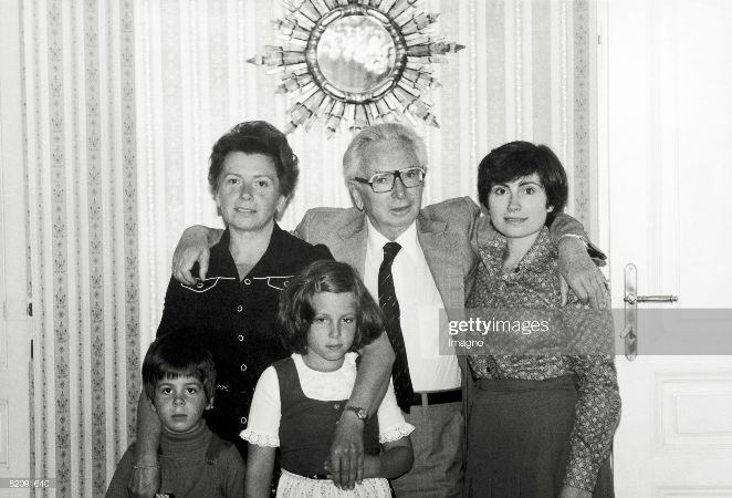 Viktor Frankl eşi Eleonore, kızı Gabriele ve torunları Katharina ve Alexander ile birlikte, 1978