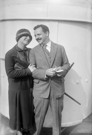 Edward Bernays ve karısı Doris Fleischman