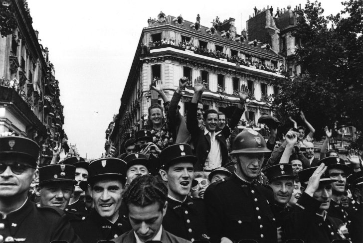 Robert Capa - Paris 1944