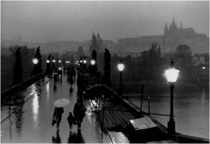 Willy Ronis, Pont Charles, Prague, 1967