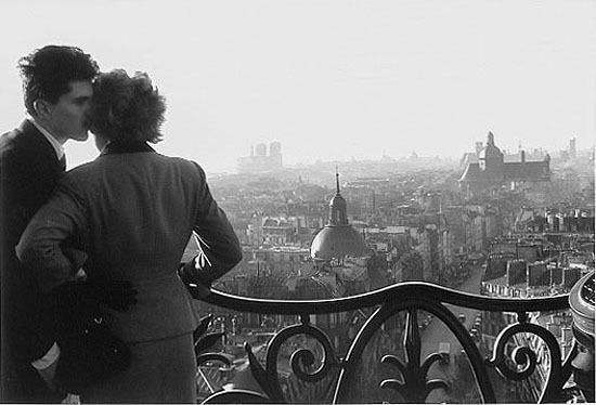 Willy Ronis, The lovers of the Bastille, 1957