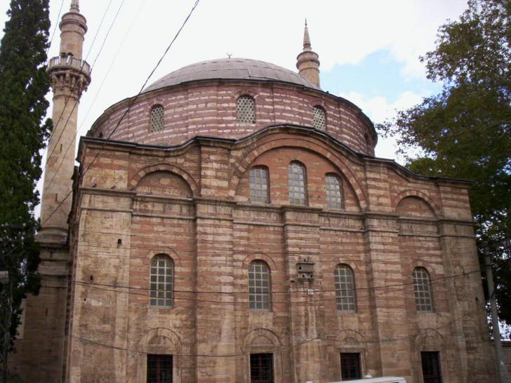 Hundi Fatma Hatun tarafından kocası Emir Sultan adına Bursa’da yaptırdığı cami