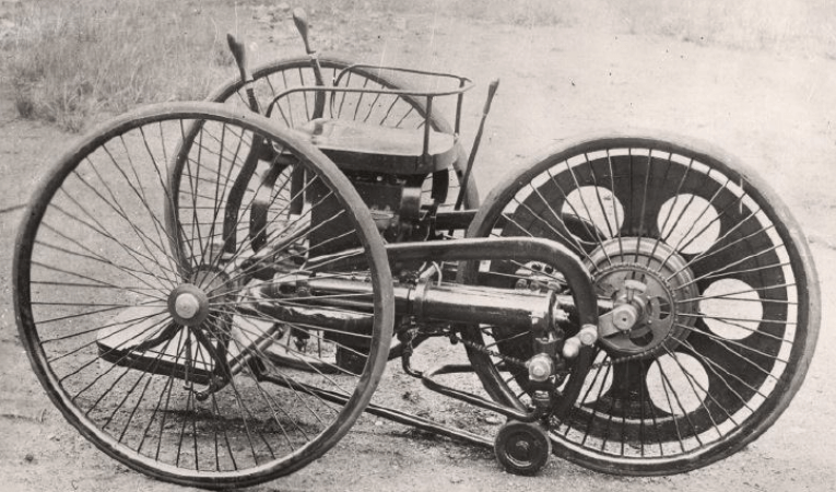 Benzinle calisan ilk motorsiklet, 1884