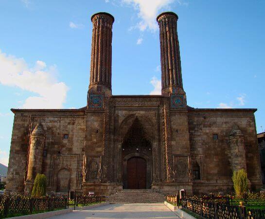 Erzurum Cifte Minareli Medrese