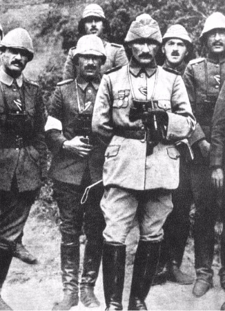 Canakkale Savasi'nda, 1915