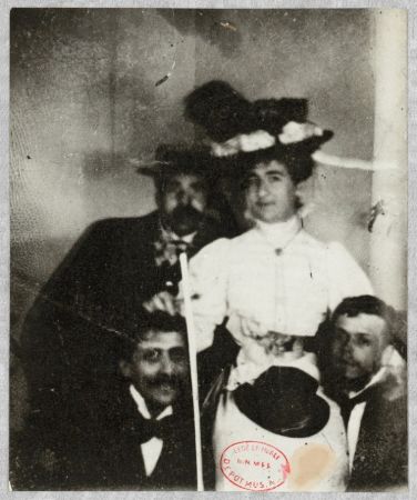 Solda Marcel Proust ve Reynaldo Hahn, Maria Hahn de Madrazo ve Federico de Madrazo, 1895