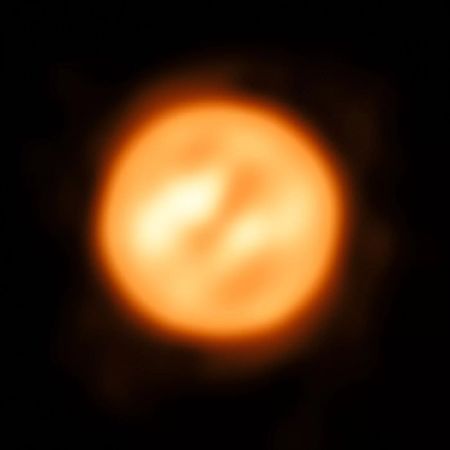 Kırmızı Süper Dev Antares'in Görüntüsü