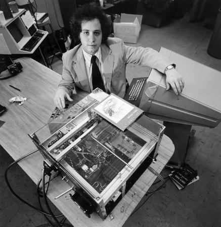Raymond Kurzweil, icat ettiği Kurzweil Okuma Makinesi, 1977