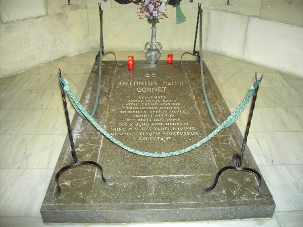 Antoni Gaudi Mezarı